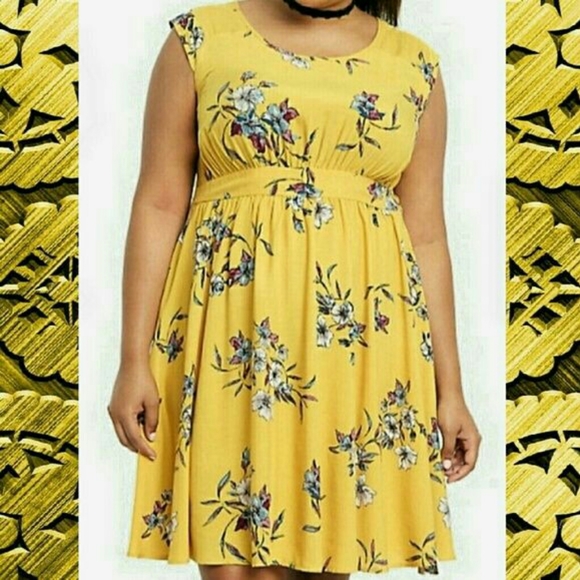 torrid Dresses & Skirts - EUC 00/M-L/10 Torrid Yellow Floral Dress